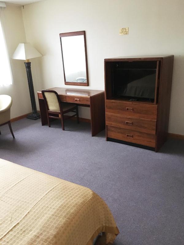 King Room image 3