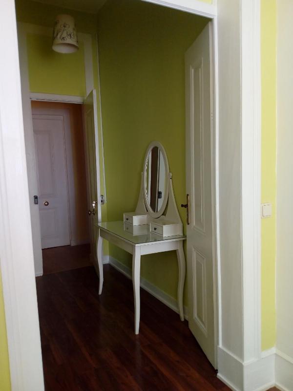 Twin Room with Bathroom image 3