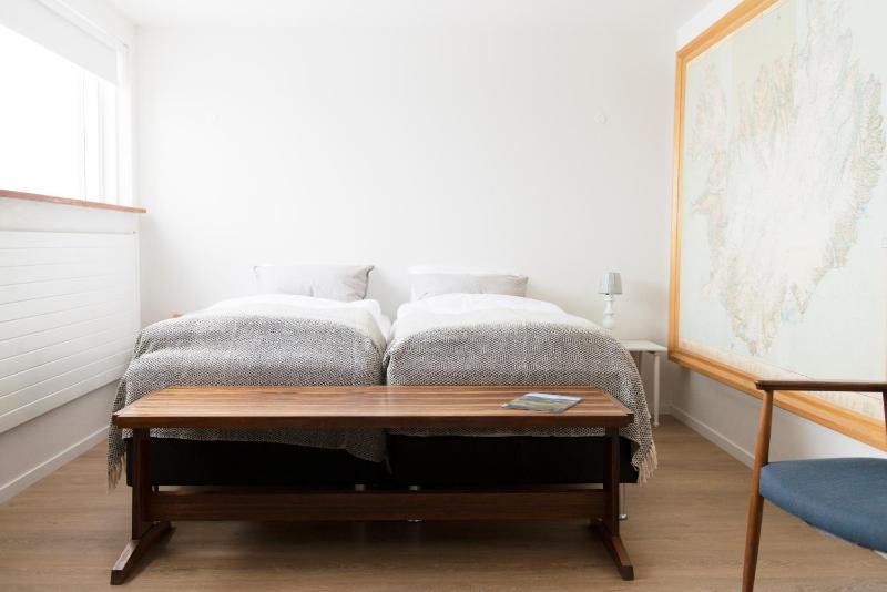 One-Bedroom Apartment image 3