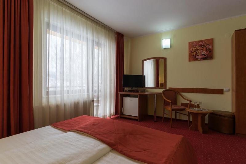 Double Room with Balcony image 3