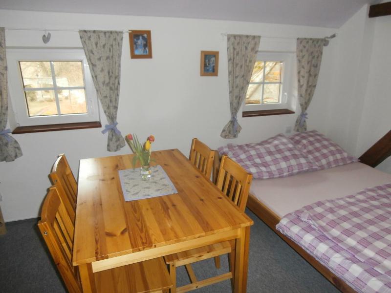 Quadruple Room with Private Bathroom image 3