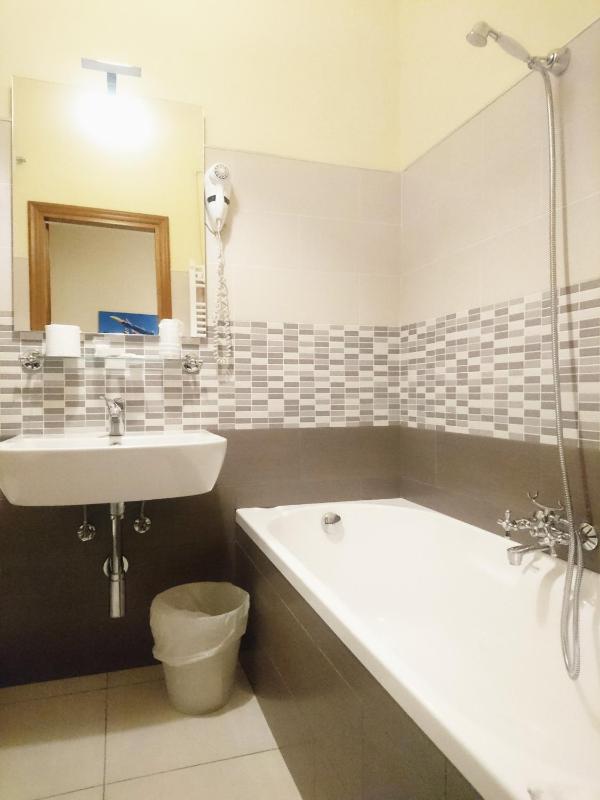 Double or Twin Room image 2