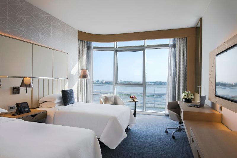 Premium Room - Twin Beds image 3