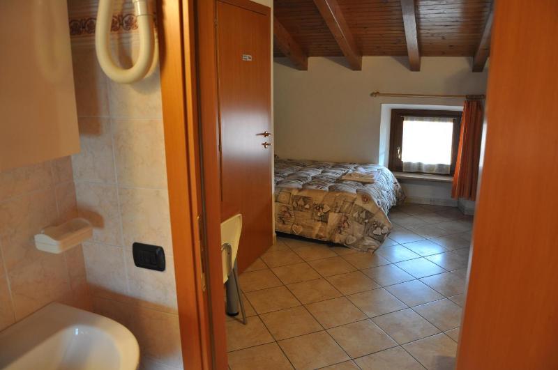 Quadruple Room with Private Bathroom image 4