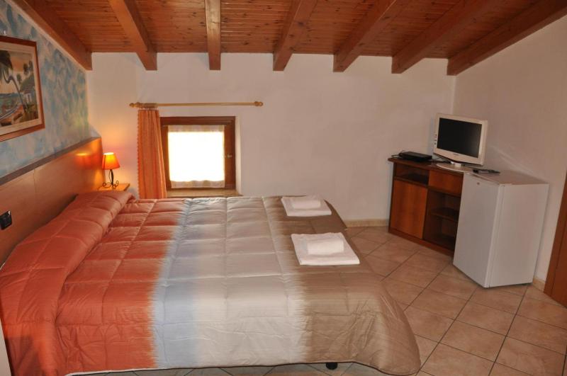 Double Room with Private Bathroom image 1