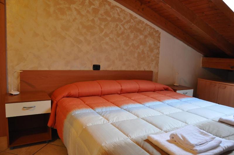 Double Room with Private Bathroom image 3