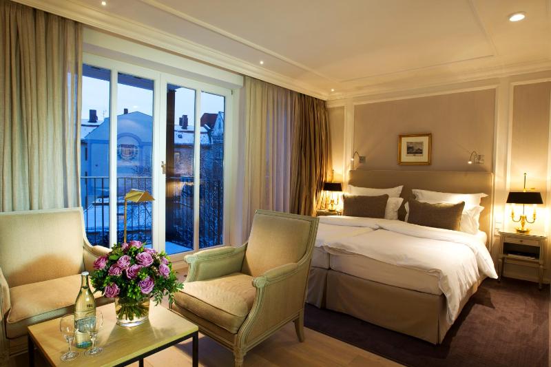 Deluxe Double Room image 4