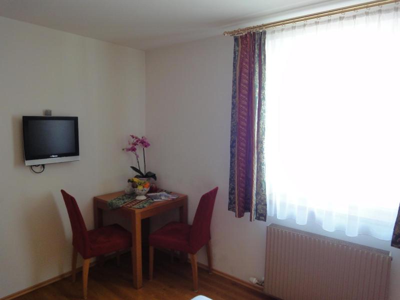 Double Room image 3