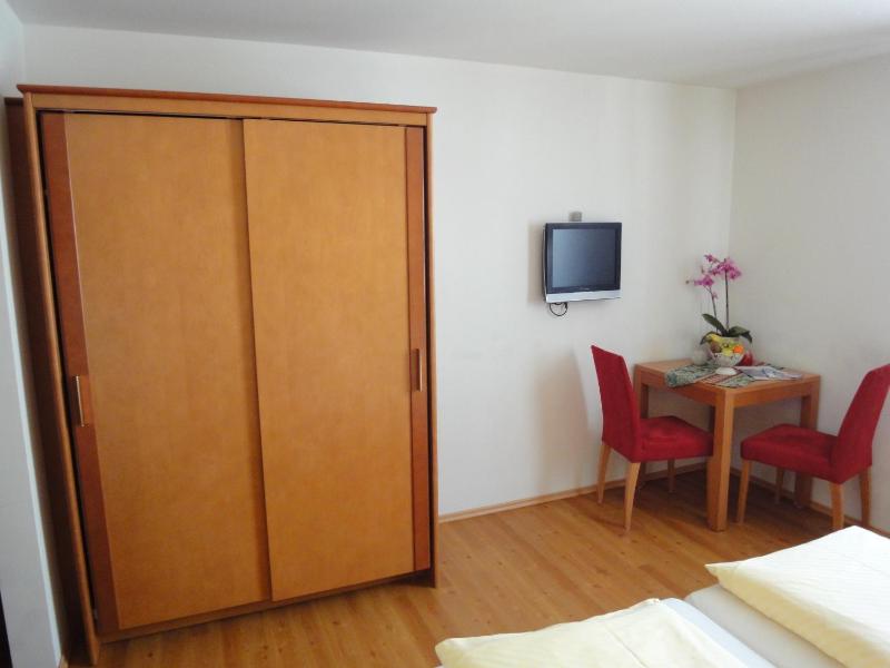 Double Room image 2