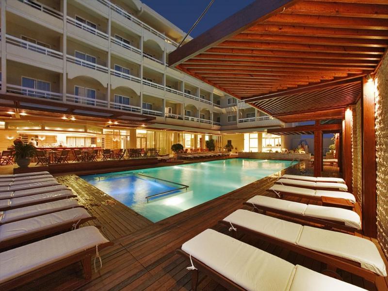 Deluxe Apartment image 1