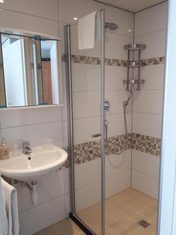 Triple Room with Garden View image 4
