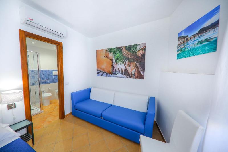 Cefalu in Blu - image 16