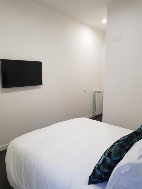 Standard Double Room image 3