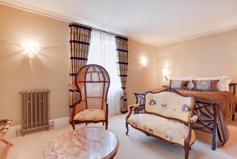 Lovely & Larger Room image 1