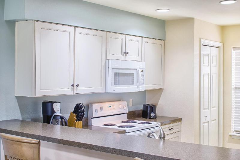 One-Bedroom Apartment image 2