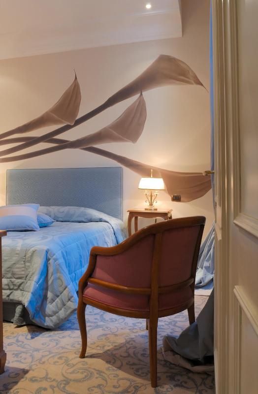 Superior Double Room image 3