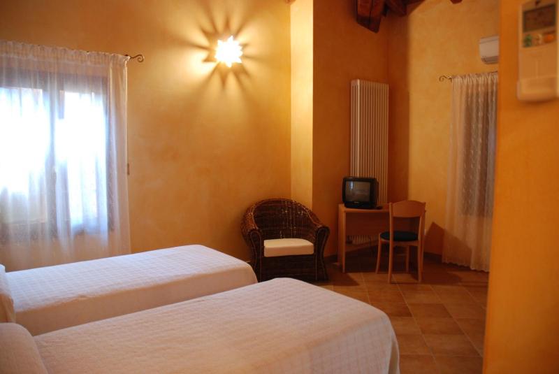 Double or Twin Room image 3