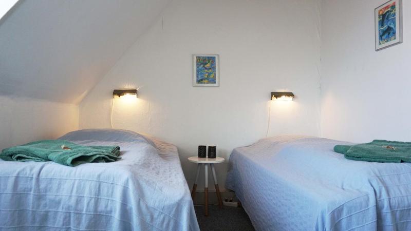 Twin Room with Shared Bathroom image 3