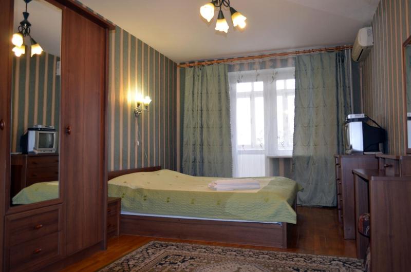 Studio Apartment on Velyka Zhytomyrska 27 image 2