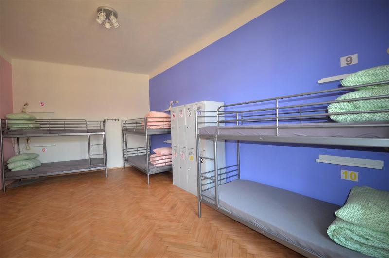 Bed in 6-Bed Mixed Dormitory Room image 3
