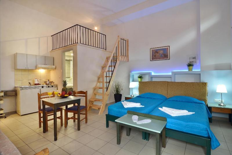 One-Bedroom Apartment image 4