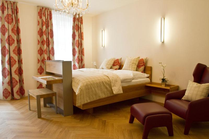 Double Room image 1