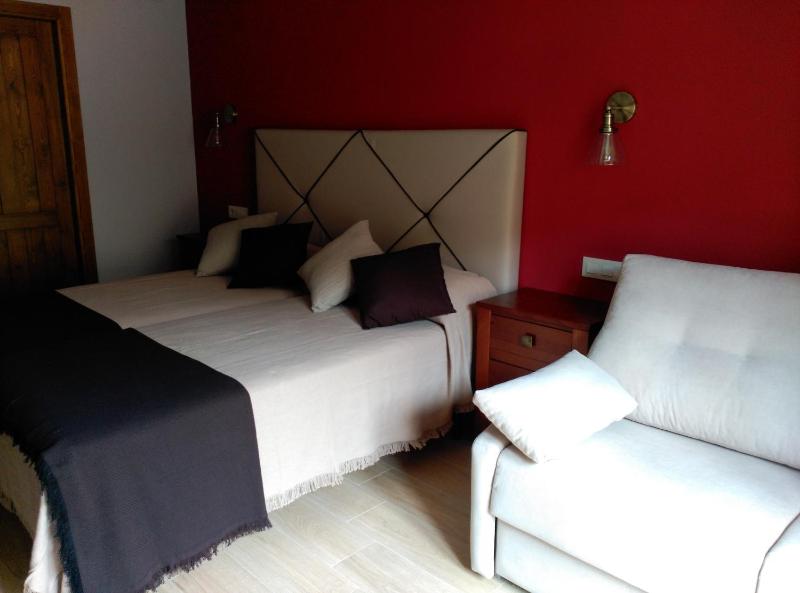 Two-Bedroom House image 4