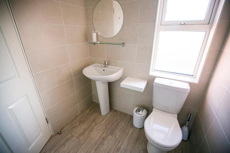 Classic Triple Room image 2