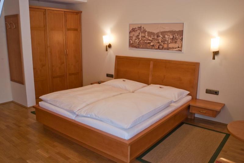 Double Room image 4