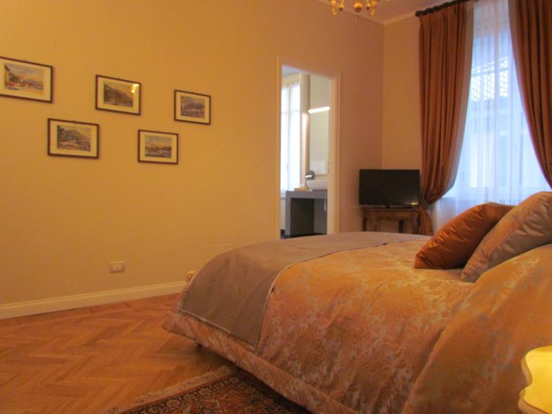 Deluxe Room image 4