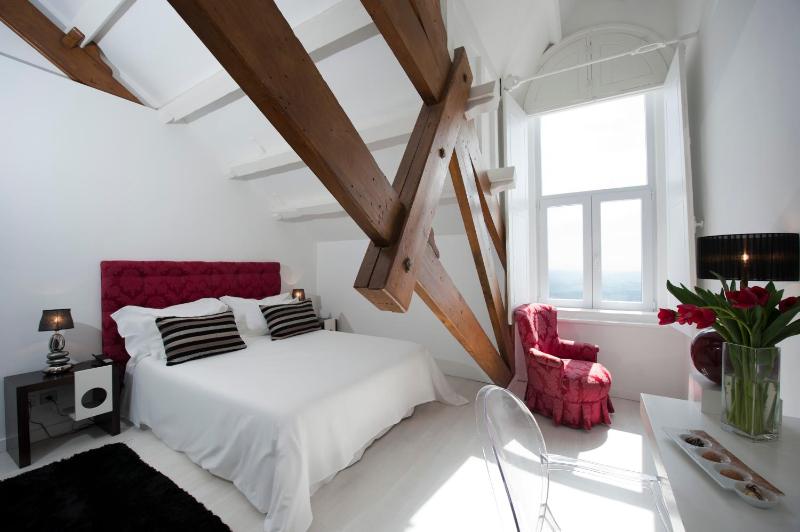 Double Room with Sea View image 4