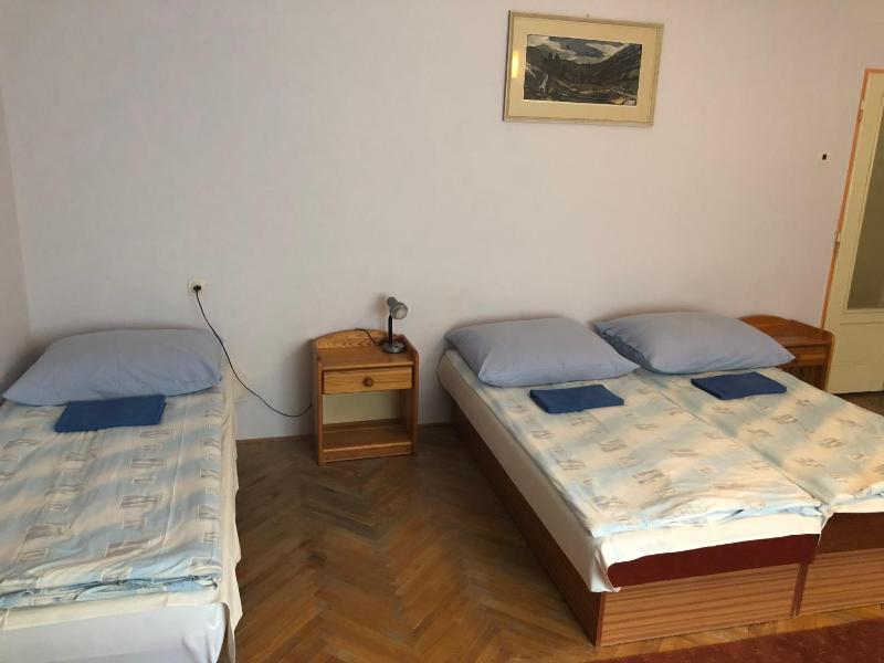 Quadruple Room with Shared Bathroom image 4