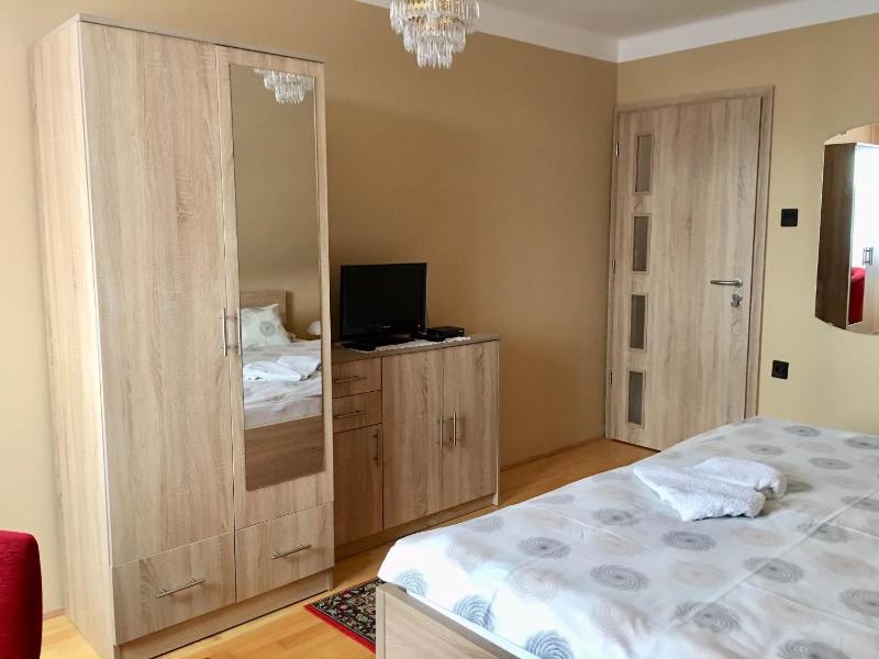 Double Room with Garden View image 2