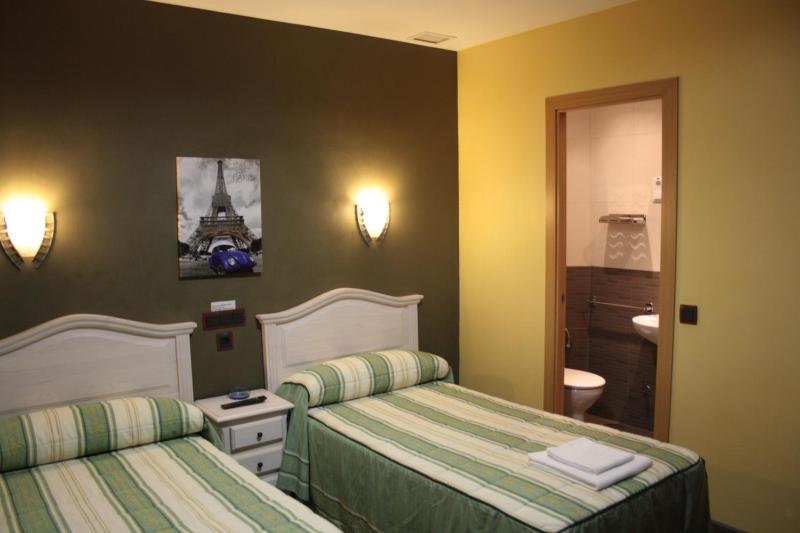 Single Room image 1