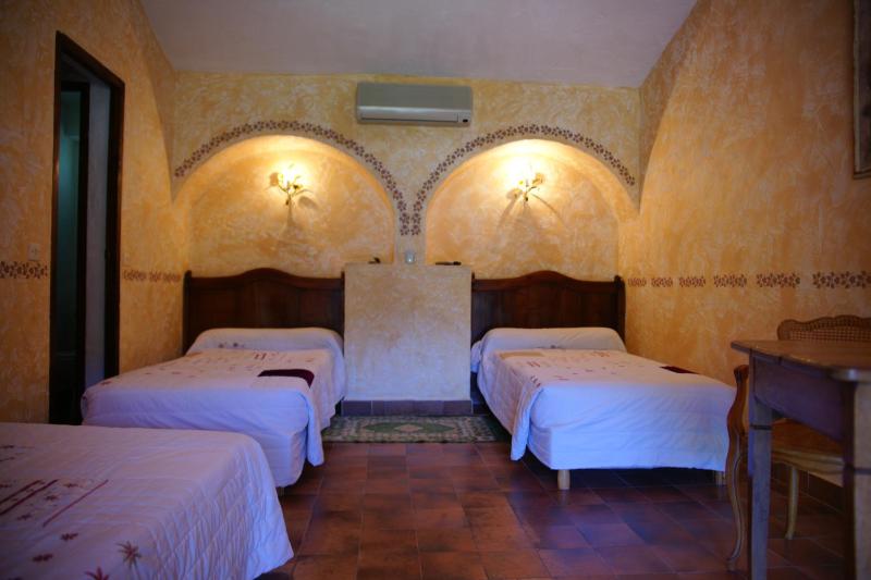 Triple Room image 2