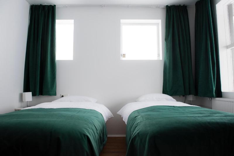 Comfort Triple Room with Shower image 3