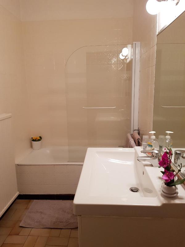 Triple Room with Private Bathroom image 2