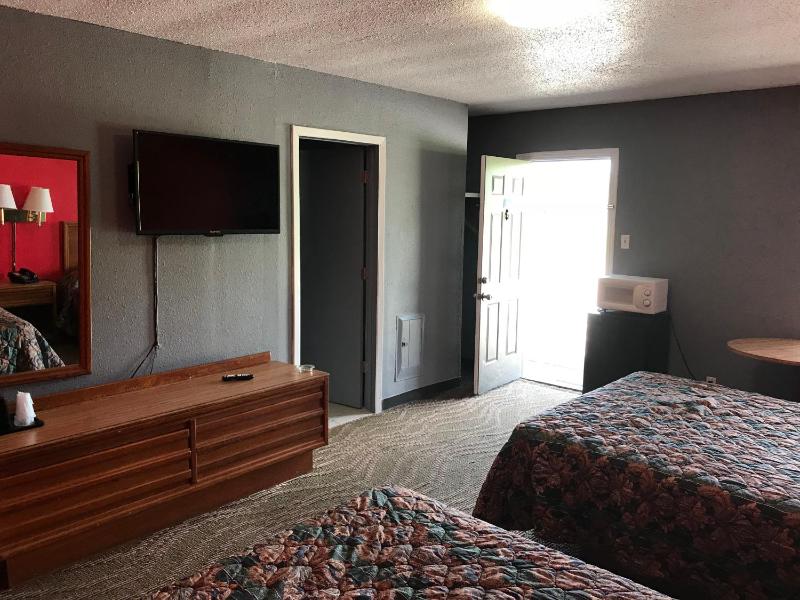 Standard Double Room image 3