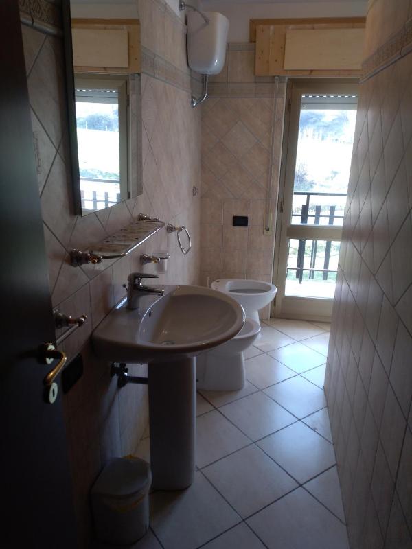 Deluxe Room (2 Adults + 1 Child) image 3