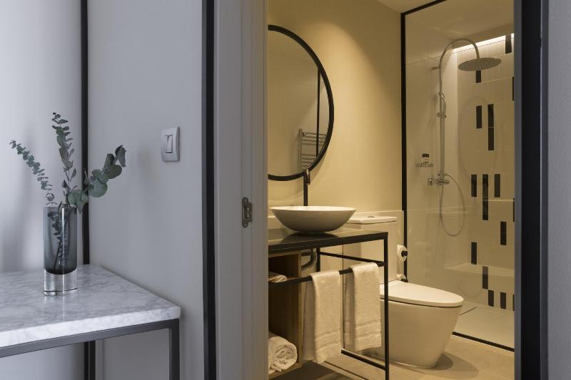 Deluxe Double Room with Terrace image 3