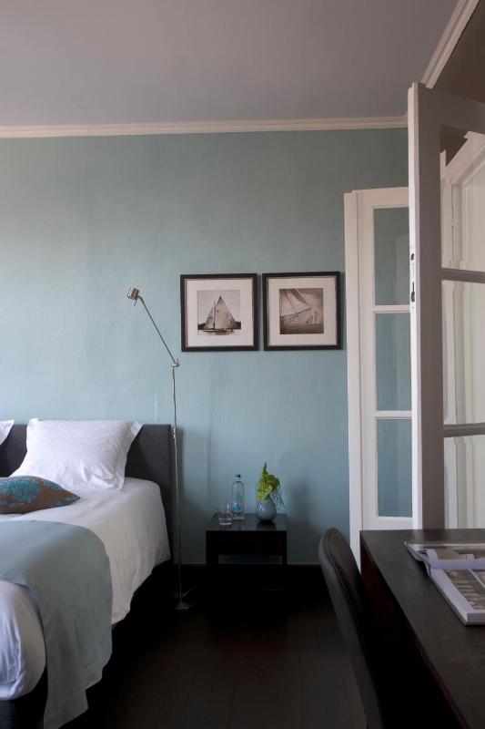 Deluxe Double Room with Bath image 2