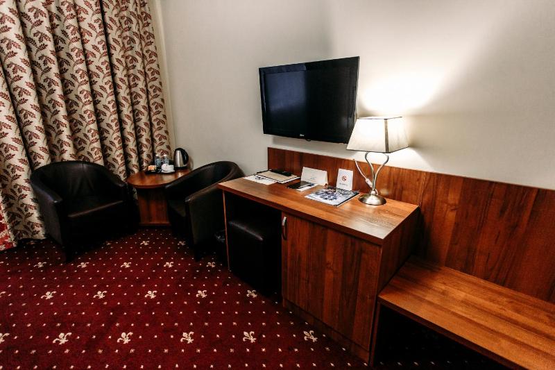 Standard Double Room image 3
