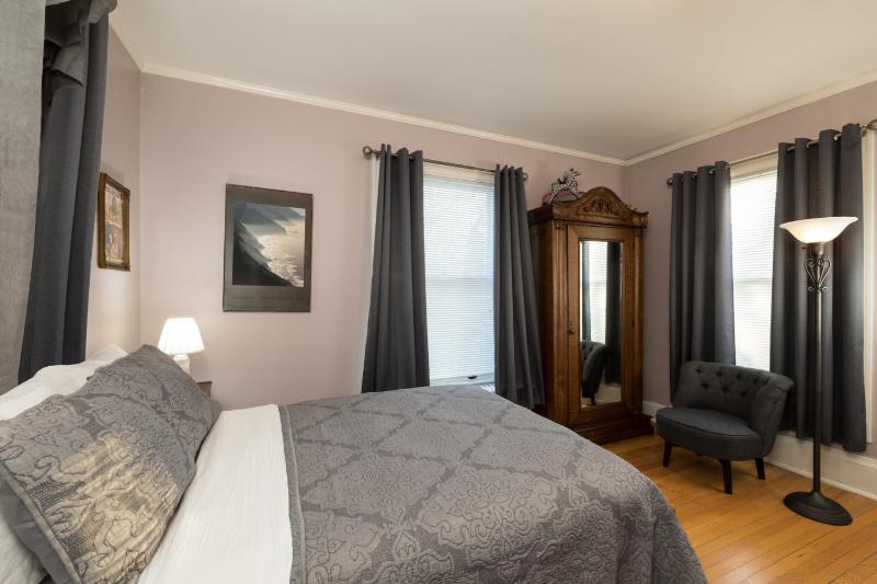 Deluxe Double Room with Shower image 4