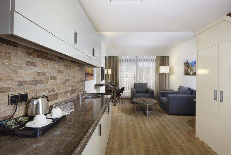 Family Room with Sea View image 4