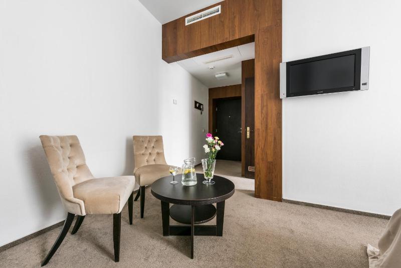 Amberton Cozy Hotel Kaunas - image 9