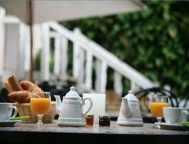 Triple Room with Garden View image 4