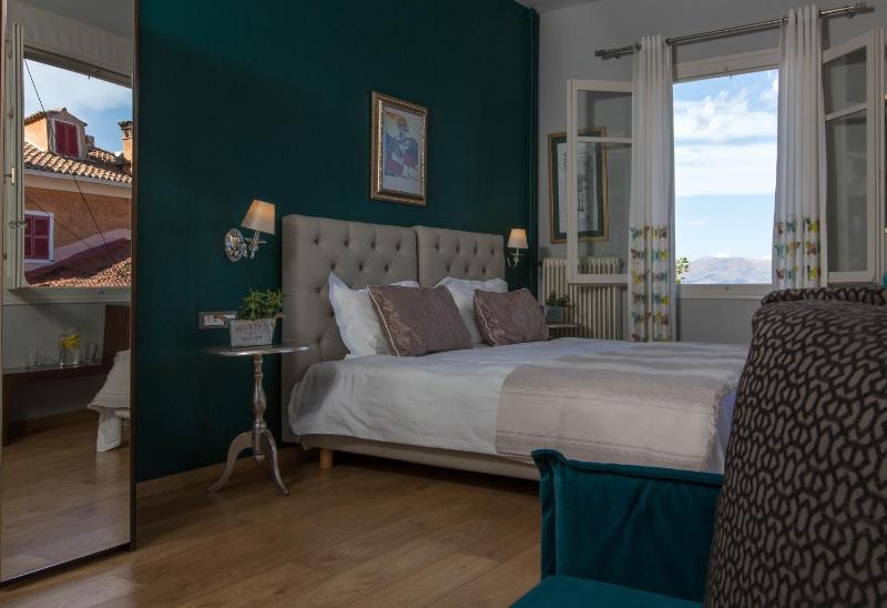 Triple Room image 2