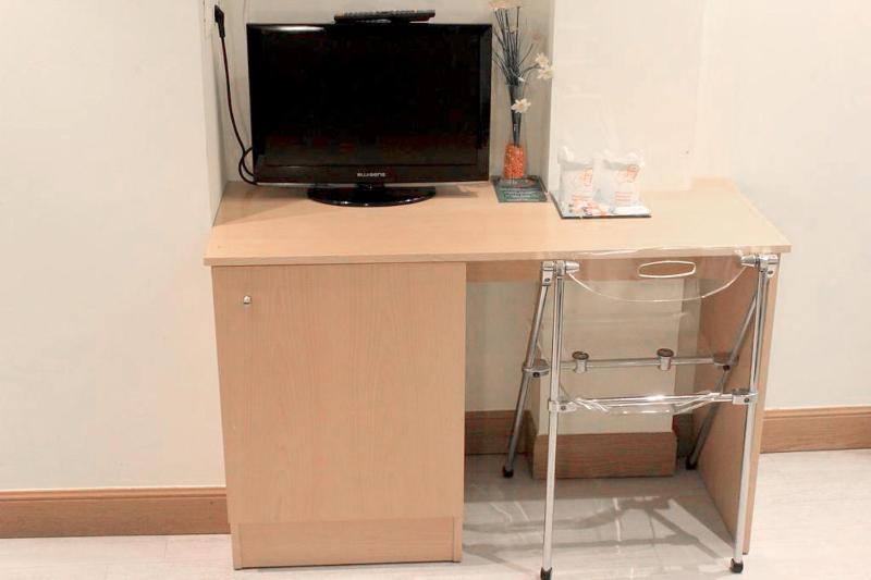 Twin Room image 3