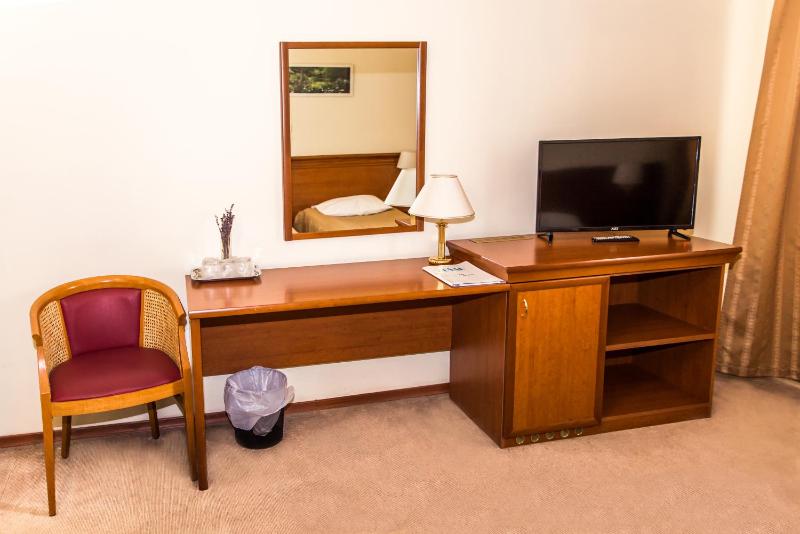 Triple Room image 2