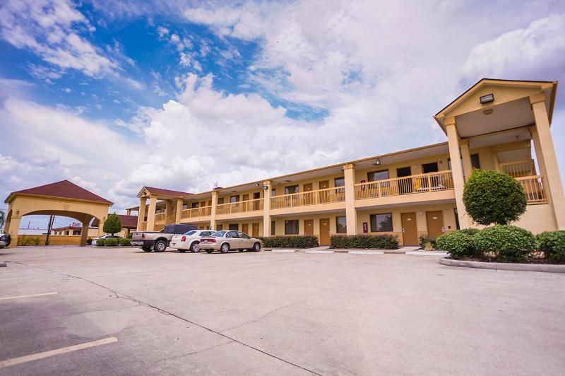 Downtowner Inn and Suites Monroe Rd - image 10